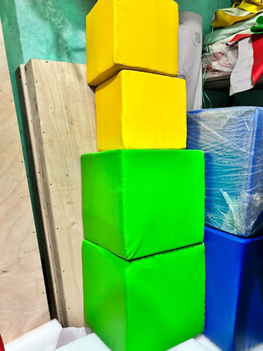 Foam cube