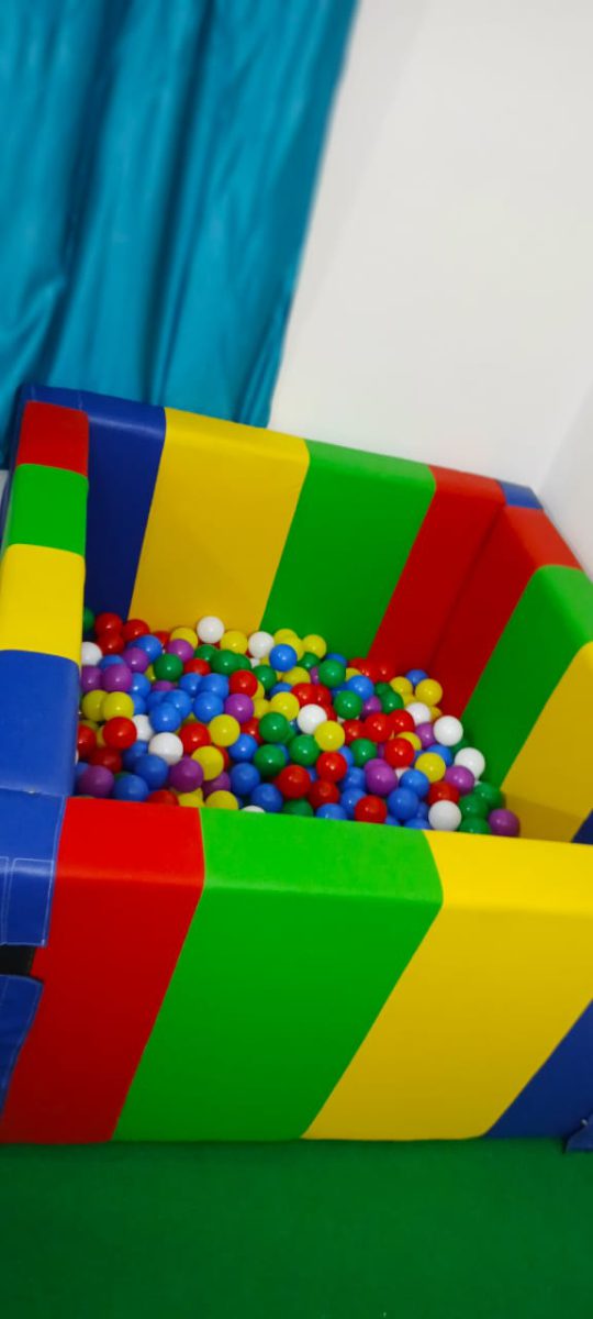 Portable Ball Pool with PVC balls